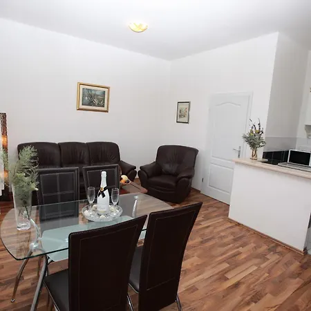 Marineta 8 Apartment