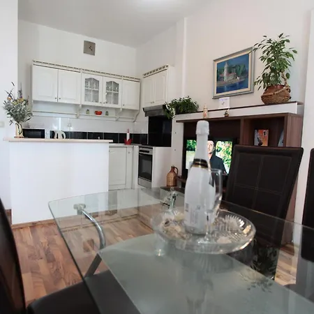 Marineta 8 Apartment